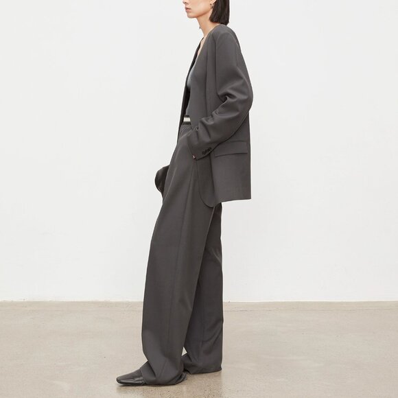 CHICJOC Classic Timeless Elephant Gray Wool Blazer Size 38 - Picture 2 of 16